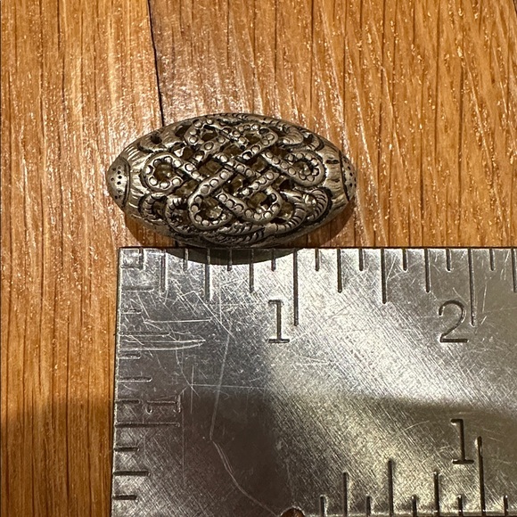 Rare Vintage Metal Beads - Picture 5 of 5